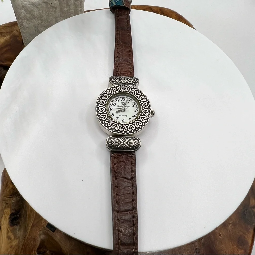 Premiere Designs interchangeable Watch with leather‎ band.